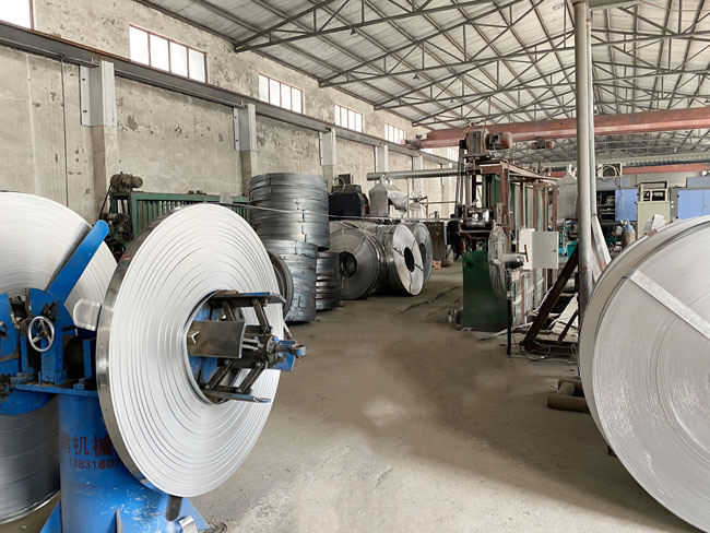 金屬穿線管生產(chǎn)車(chē)間